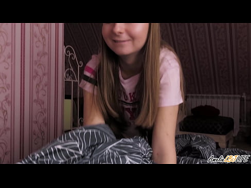 ❤️ Blondie souse BFF li a pwofondman epi li pran kom nan bouch li ❤️ Porno nan nou ﹏